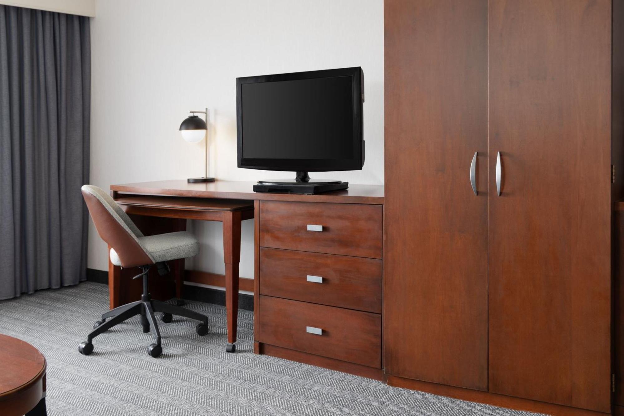Courtyard By Marriott Ontario Rancho Cucamonga Otel Dış mekan fotoğraf