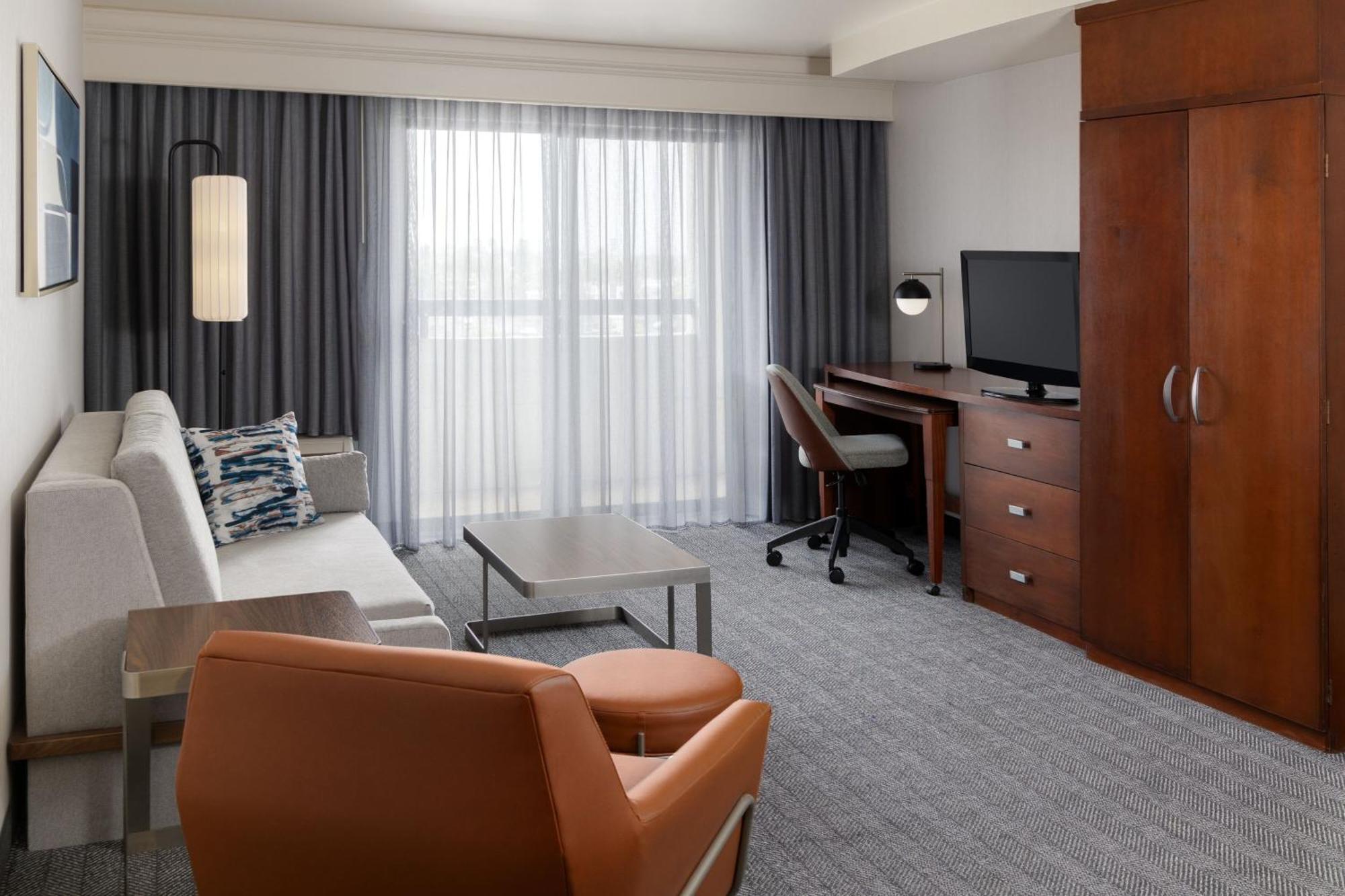 Courtyard By Marriott Ontario Rancho Cucamonga Otel Dış mekan fotoğraf