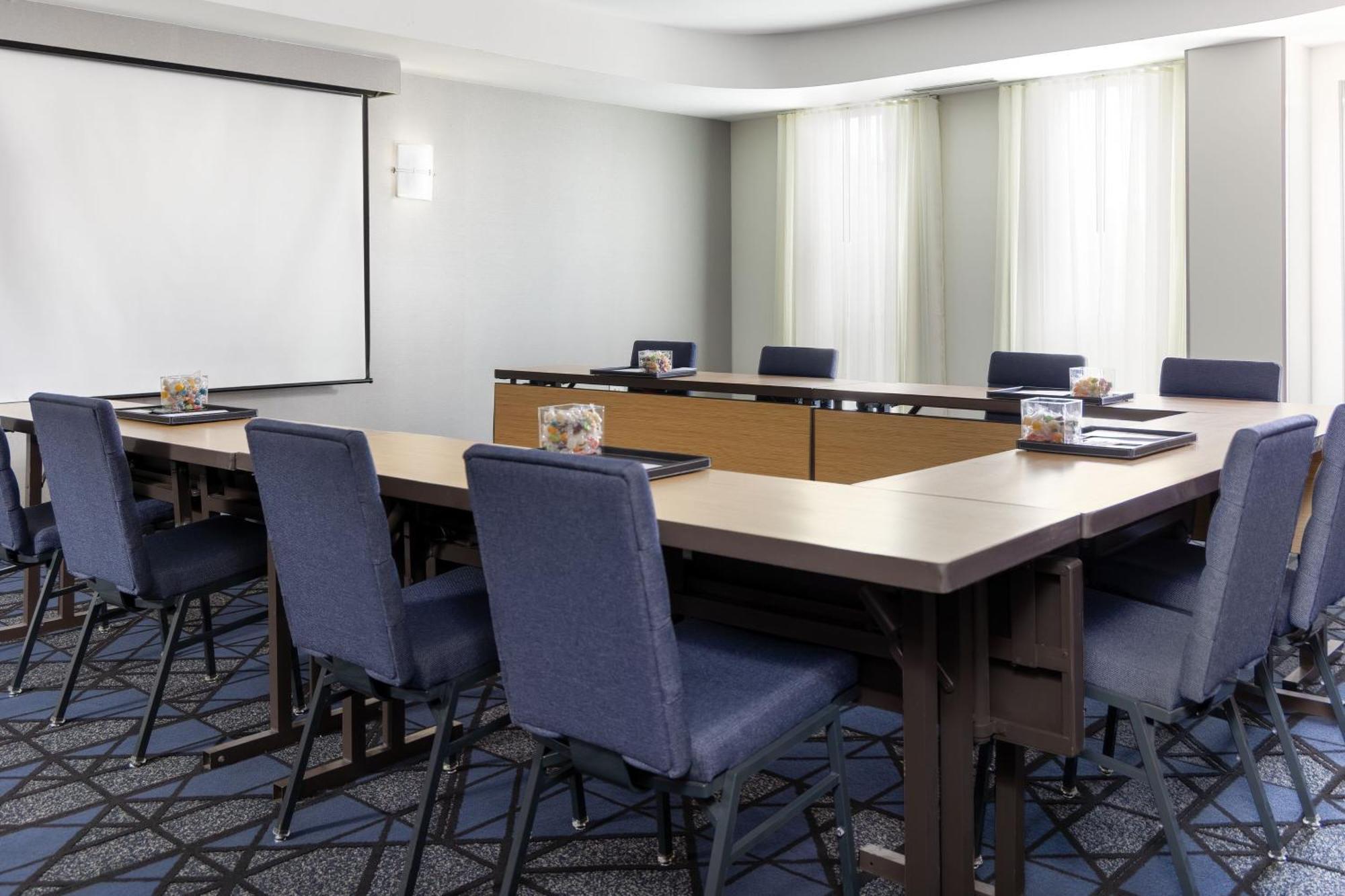 Courtyard By Marriott Ontario Rancho Cucamonga Otel Dış mekan fotoğraf