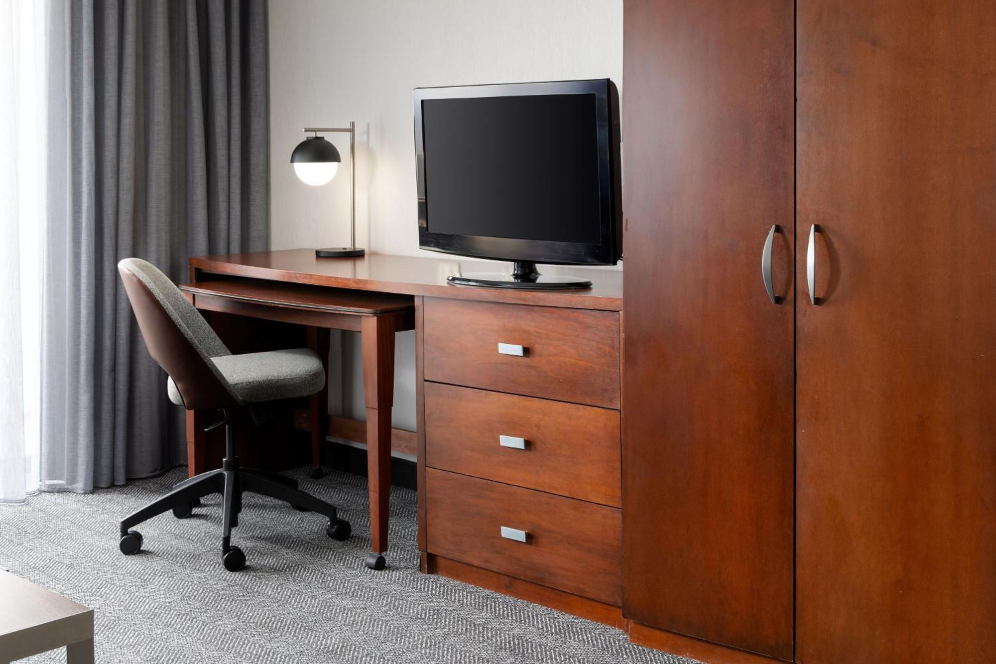 Courtyard By Marriott Ontario Rancho Cucamonga Otel Dış mekan fotoğraf