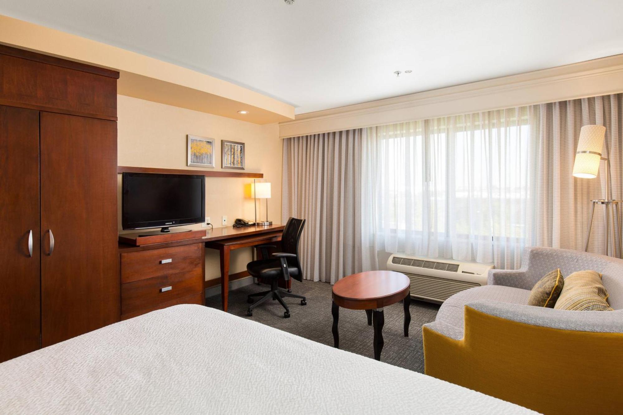 Courtyard By Marriott Ontario Rancho Cucamonga Otel Dış mekan fotoğraf