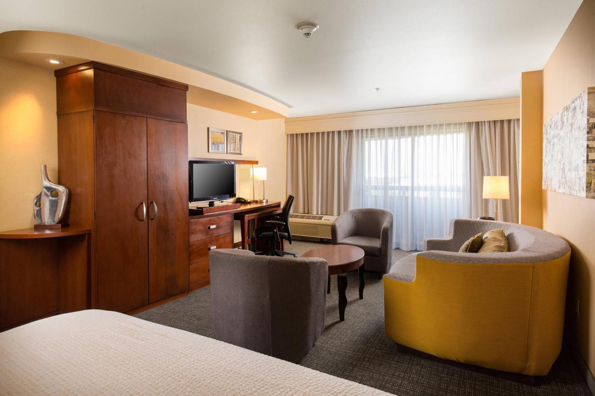 Courtyard By Marriott Ontario Rancho Cucamonga Otel Dış mekan fotoğraf