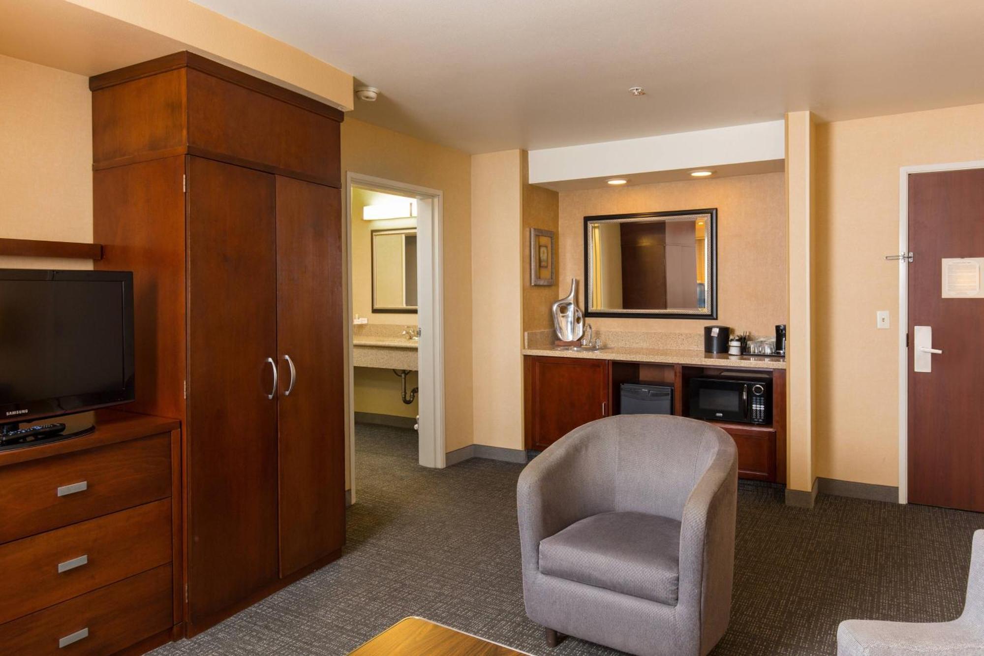 Courtyard By Marriott Ontario Rancho Cucamonga Otel Dış mekan fotoğraf