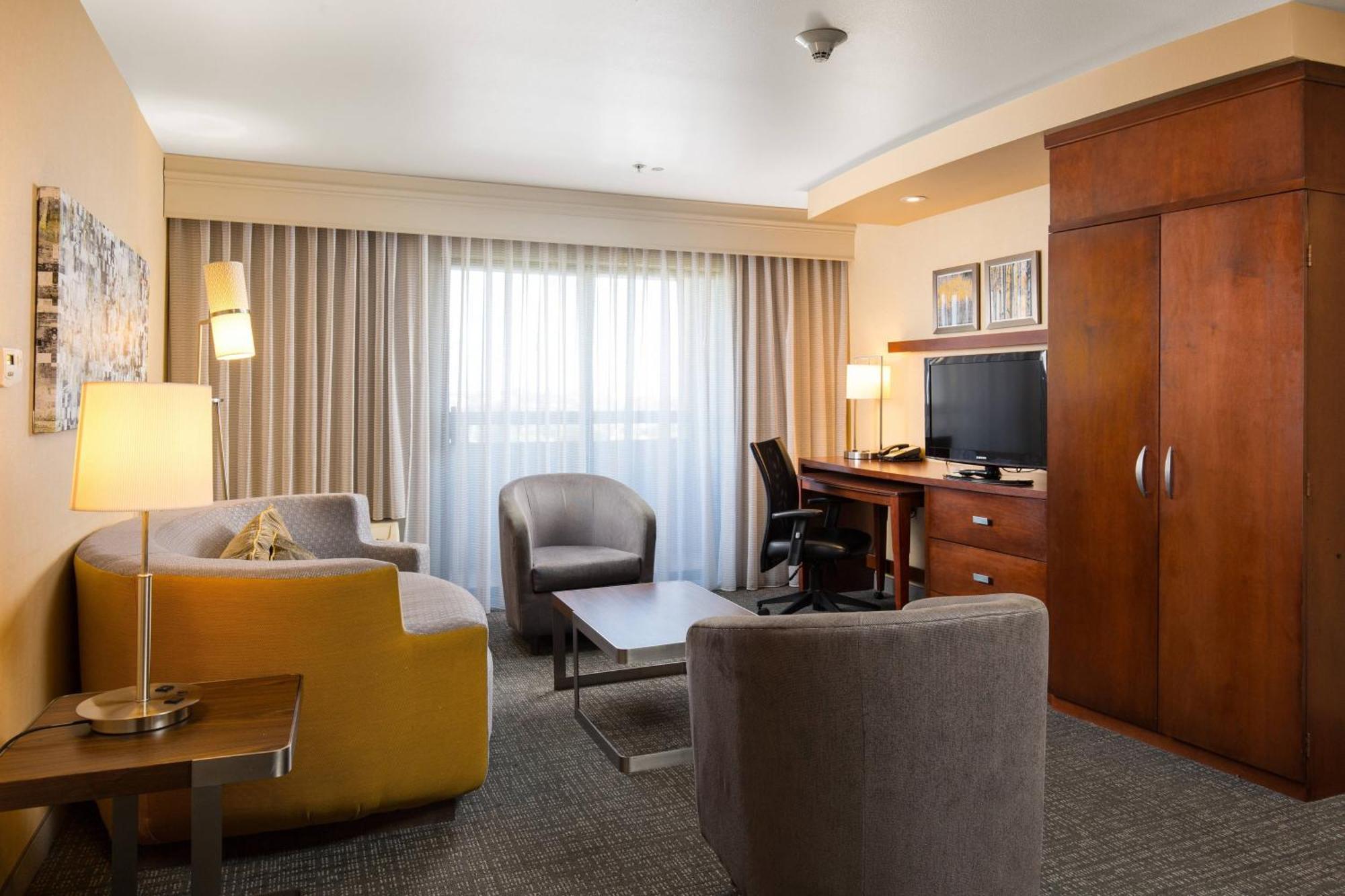 Courtyard By Marriott Ontario Rancho Cucamonga Otel Dış mekan fotoğraf