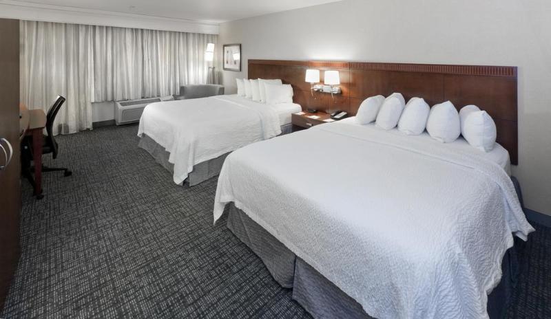 Courtyard By Marriott Ontario Rancho Cucamonga Otel Dış mekan fotoğraf